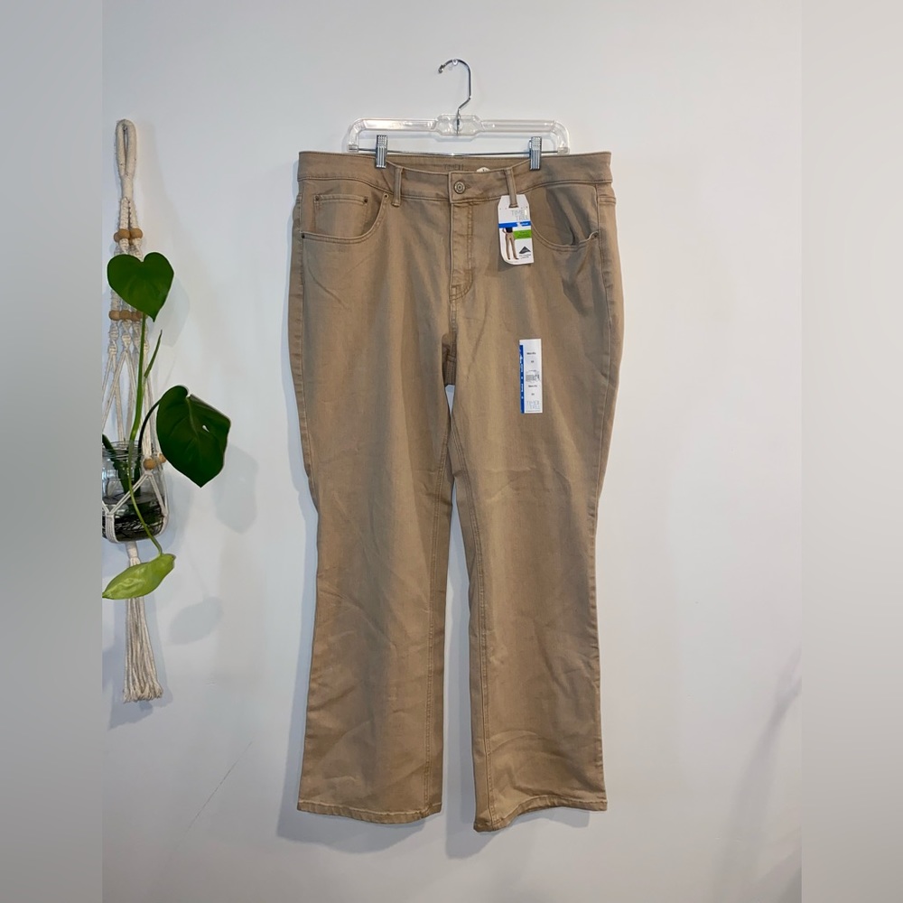NWT Time & Tru Women's Tan Pants Size, Bootcut, Slim Fit, Mid Rise